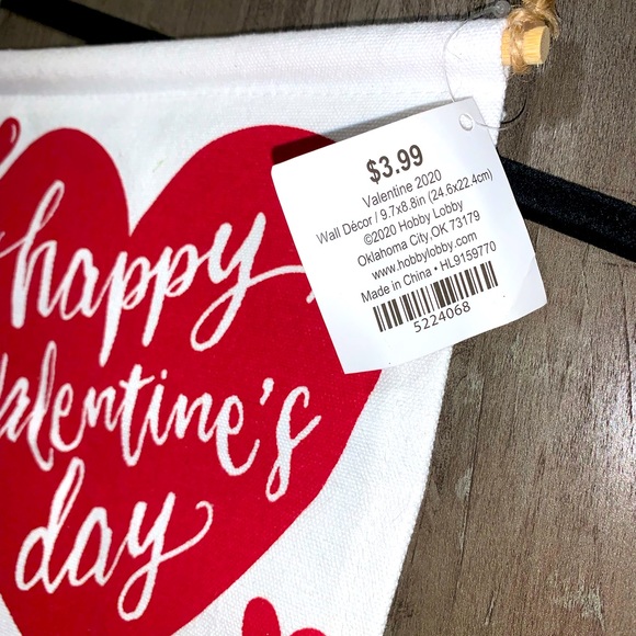 Valentine’s Day decor bundle - Picture 2 of 4